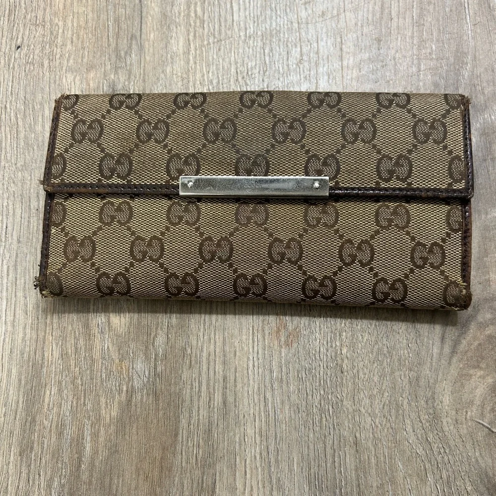 Gucci Brown Monogram Wallet - Picture 1 of 15